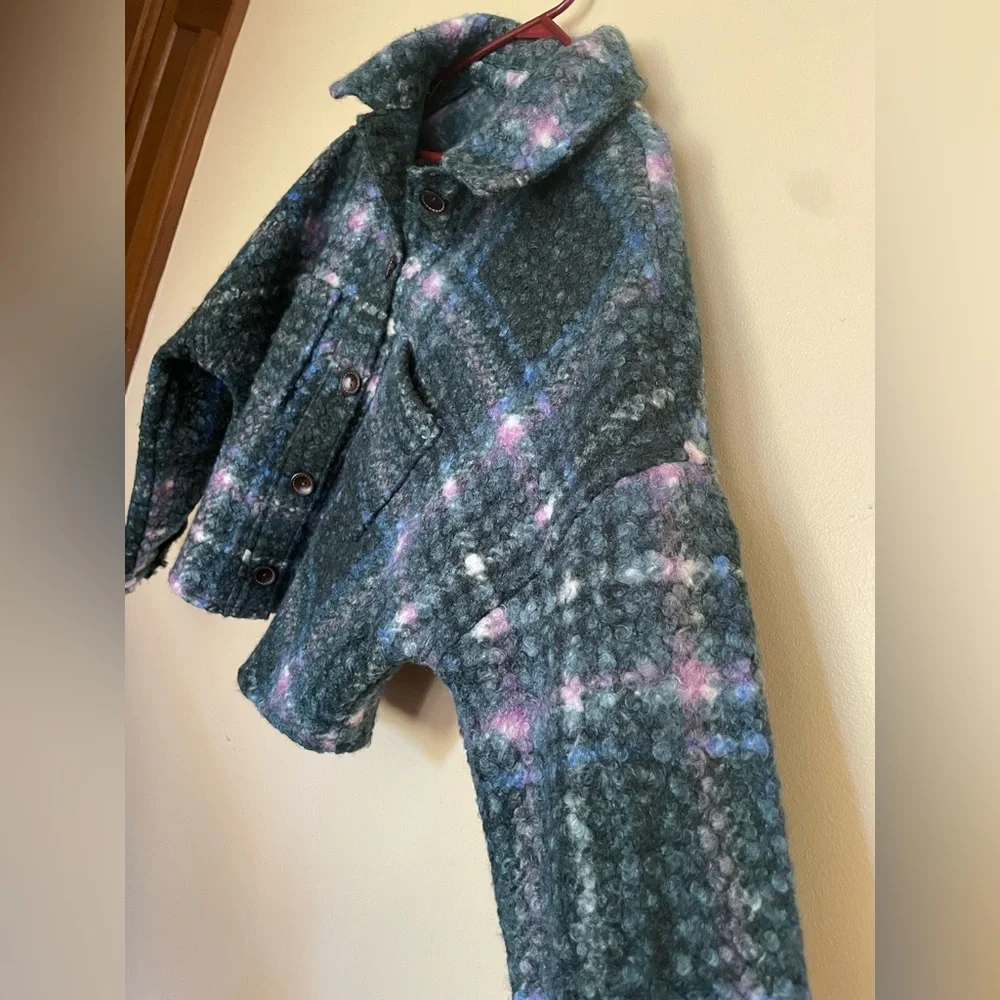 Coat - Picture 3 of 4